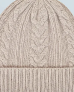 Berretto con Risvolto e Trecce