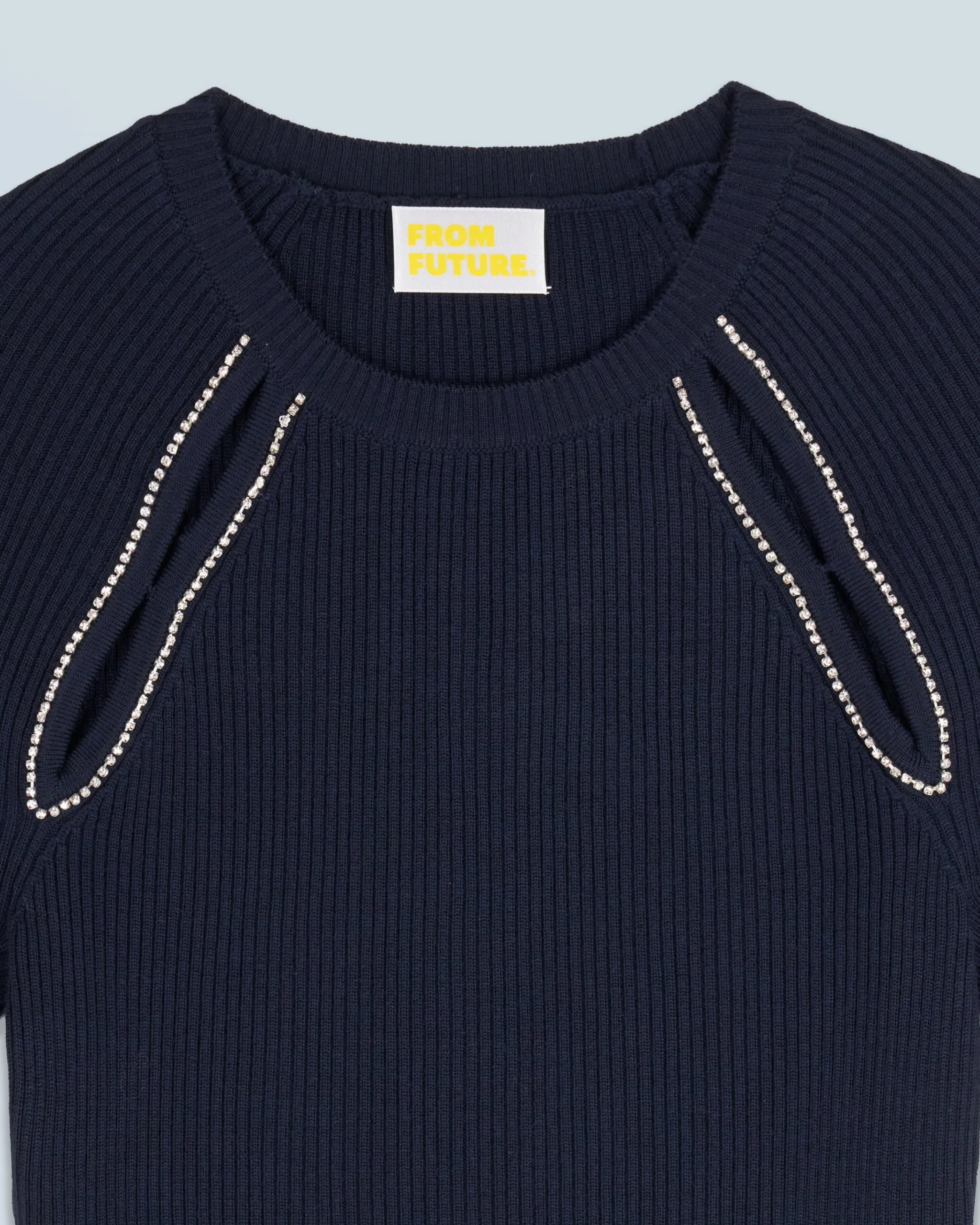 Top Maniche corte con Aperture e Ricami